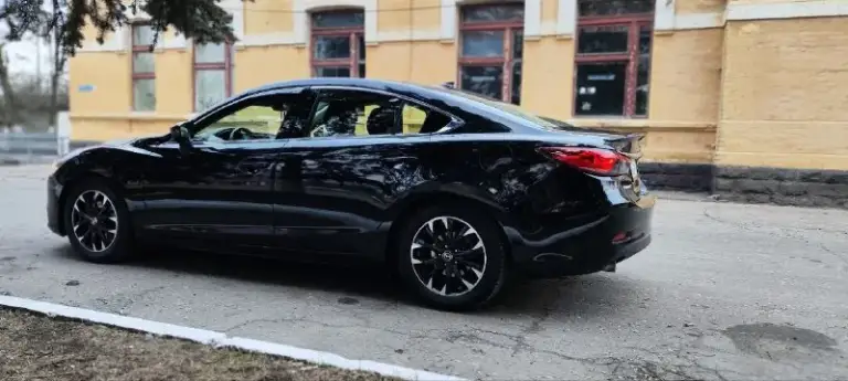 Продам mazda 6 grand touring год выпуска:2015 двигатель:2.5 бензин пробег:152000 коробка:автомат автомобиль в полной комплектации:кожаный салон с красной строчкой, электро-регулировка сидений, люк, система i-eloop(помогает снизить расход топлива на 10%), кнопка старт- стоп, мультируль, бортовой компьютер, камера заднего вида, обогрев зеркал и стекол, адаптивный свет, стоят новые bi-led линзы, датчик дождя, датчик давления шин, датчик слепых зон, удержание полосы, бесключевой доступ. Машина в хорошем состоянии, покрыта керамикой, технически полностью обслужена. 1,850🍋 +79496204279
📞 Звоните: +7(949)6204279 - фотография - 1