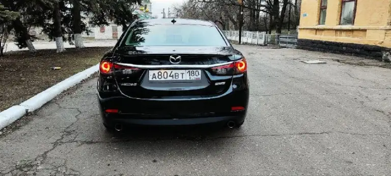 Продам mazda 6 grand touring год выпуска:2015 двигатель:2.5 бензин пробег:152000 коробка:автомат автомобиль в полной комплектации:кожаный салон с красной строчкой, электро-регулировка сидений, люк, система i-eloop(помогает снизить расход топлива на 10%), кнопка старт- стоп, мультируль, бортовой компьютер, камера заднего вида, обогрев зеркал и стекол, адаптивный свет, стоят новые bi-led линзы, датчик дождя, датчик давления шин, датчик слепых зон, удержание полосы, бесключевой доступ. Машина в хорошем состоянии, покрыта керамикой, технически полностью обслужена. 1,850🍋 +79496204279
📞 Звоните: +7(949)6204279 - фотография - 4