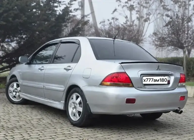 Mitsubishi lancer 9 рестайлинг
Самой полной комплектации. Год выпуска: 2007. Техническое состояние на 5+
Мотор 1,6
Подвеска отрабатывает мягко и комфортно. 🏀
Кпп-5ст механика без нареканий. Кузов в хорошем состоянии. В дтп не участвовал. В родном металле без ржавчины и гнили. Остекление заводское. Днище и стаканы лонжеронов в хорошем состоянии. В машине имеется кондиционер (рабочий). Airbag srs abs подушки безопасности электроподъемники всех стекол 4 доводчика стекол. Гур подогрев сидений. Подогрев зеркал. Подогрев заднего стекла. Электропривод зеркал. Серво-руль. Цент-замок. Хорошая музыка. Процессорная магнитола с яндекс навигатором. Ютубом и много других функций. Задние колонки avatar. Передние dl audio barracuda. Салон чистый и опрятный в дорогих чехлах из эко-кожи. Оригинальные evo-коврики для lancer установлены. Дорогие led-лампы osram ledriving hl spring в головном свете. Птф-линзы в авто работают все, каждая кнопочка.
Донецк. +79494491943
+79495609473
Цена - 510.000 с хорошим торгом. - фотография - 4