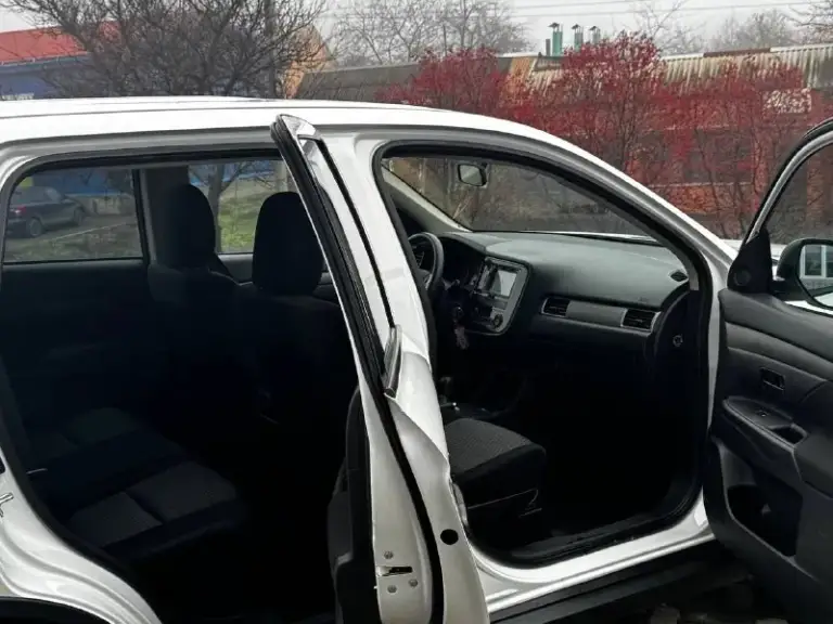 В продаже mitsubishi outlander 2015 года выпуска!
Автомобиль на бензиновом моторе объемом 2.0 литра, по технике абсолютно никаких вложений не требует, коробка работает идеально!
Автомобиль полностью в родной краске в красивом белом цвете на красивых дисках без внимания не остаётся, также хорошая комплектация: мульти руль, подогревы сидений, камера заднего вида, хорошая музыка, климат контроль, и тд!
Юридически абсолютно чистый автомобиль, возможна продажа в кредит также рассмотрю ваши предложения на обмен.
Осмотр донецк
Цена: 1.580.000₽, торг быстрому покупателю
☎️ +7 (949) 628-72-17
📞 Звоните: +7(949)6287217 - фотография - 10
