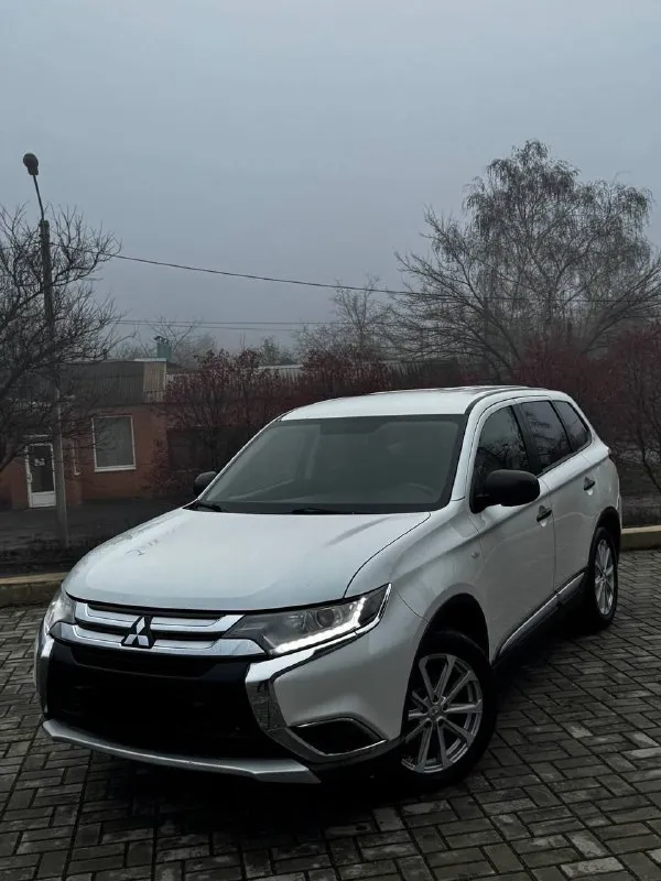 В продаже mitsubishi outlander 2015 года выпуска!
Автомобиль на бензиновом моторе объемом 2.0 литра, по технике абсолютно никаких вложений не требует, коробка работает идеально!
Автомобиль полностью в родной краске в красивом белом цвете на красивых дисках без внимания не остаётся, также хорошая комплектация: мульти руль, подогревы сидений, камера заднего вида, хорошая музыка, климат контроль, и тд!
Юридически абсолютно чистый автомобиль, возможна продажа в кредит также рассмотрю ваши предложения на обмен.
Осмотр донецк
Цена: 1.580.000₽, торг быстрому покупателю
☎️ +7 (949) 628-72-17
📞 Звоните: +7(949)6287217 - фотография - 2
