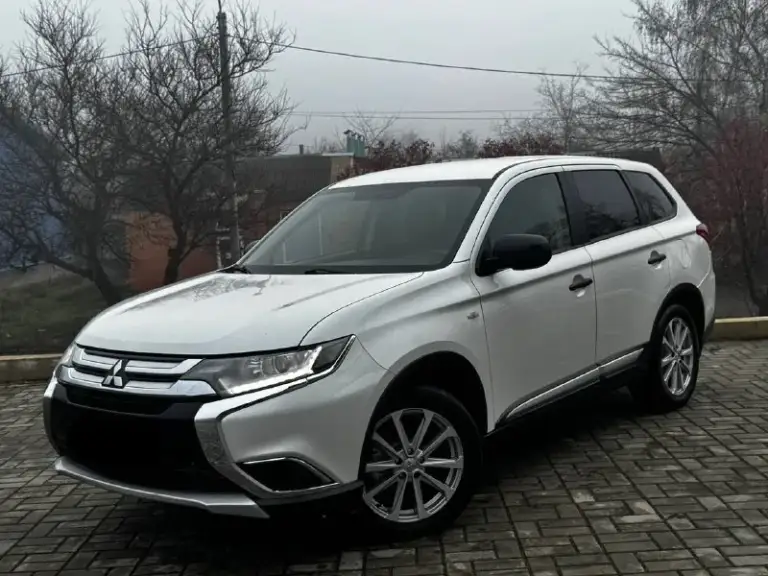 В продаже mitsubishi outlander 2015 года выпуска!
Автомобиль на бензиновом моторе объемом 2.0 литра, по технике абсолютно никаких вложений не требует, коробка работает идеально!
Автомобиль полностью в родной краске в красивом белом цвете на красивых дисках без внимания не остаётся, также хорошая комплектация: мульти руль, подогревы сидений, камера заднего вида, хорошая музыка, климат контроль, и тд!
Юридически абсолютно чистый автомобиль, возможна продажа в кредит также рассмотрю ваши предложения на обмен.
Осмотр донецк
Цена: 1.580.000₽, торг быстрому покупателю
☎️ +7 (949) 628-72-17
📞 Звоните: +7(949)6287217 - фотография - 4