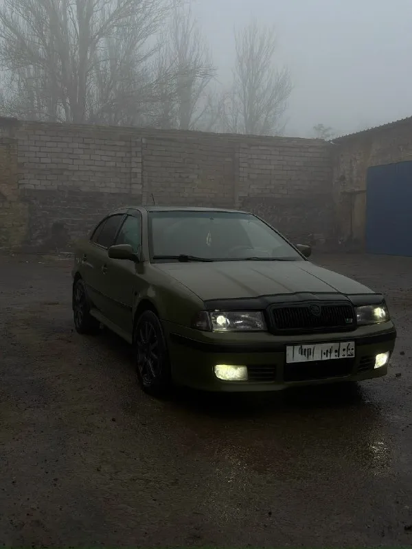 Продам свою машину, я хозяин по документам. Skoda octavia tour 1999 - 1.6 350 тысяч пробега оригинальный пробег. Без дтп! Коробка механика, переключает мягко и плавно без пинков и рывков, ходовая часть полностью обслужена! Машина на уверенном ходу! По кузову нет никаких царапин и вмятин, пороги - днище в идеале! Авто с мягкой подвеской и хорошей шумоизоляцией, весь кузов обесшумлен. Обслуживание каждые 5.000 км. Стоит качественная аудиосистема. Подогрев передних сидений, кондиционер, подогрев зеркал. Полный электропакет. Салон ухожен, в хорошем состоянии зимняя резина на железках, отдам в подарок. С документами все в порядке готова к новому владельцу. Любые поверки за ваш счет цена: 780.000 руб (торг) осмотр г. Донецк : +79490360100 - данил
📞 Звоните: +7(949)0360100 - фотография - 3