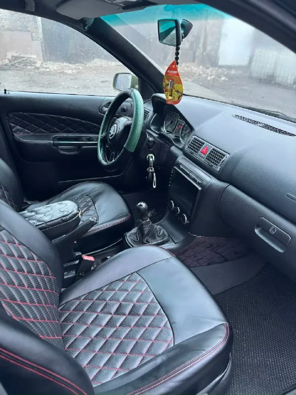 Продам свою машину, я хозяин по документам. Skoda octavia tour 1999 - 1.6 350 тысяч пробега оригинальный пробег. Без дтп! Коробка механика, переключает мягко и плавно без пинков и рывков, ходовая часть полностью обслужена! Машина на уверенном ходу! По кузову нет никаких царапин и вмятин, пороги - днище в идеале! Авто с мягкой подвеской и хорошей шумоизоляцией, весь кузов обесшумлен. Обслуживание каждые 5.000 км. Стоит качественная аудиосистема. Подогрев передних сидений, кондиционер, подогрев зеркал. Полный электропакет. Салон ухожен, в хорошем состоянии зимняя резина на железках, отдам в подарок. С документами все в порядке готова к новому владельцу. Любые поверки за ваш счет цена: 780.000 руб (торг) осмотр г. Донецк : +79490360100 - данил
📞 Звоните: +7(949)0360100 - фотография - 9