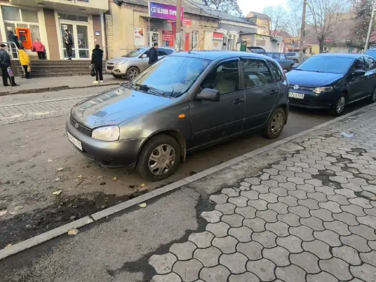 ❗Продам ваз калина❗ год выпуска 2012 г мотор 16кл пробег: 187.000 км ✅цена: 265.000 руб 📑любой вид переоформления,1 владелец куплен в донецке ♻автомобиль в отличном состоянии. Мотор в идеале, масло не берет, работает ровно, тянет хорошо. Коробка работает отлично, без хрустов и люфтов. Дно, пороги, поддомкартники в идеале. Новые зимние шины новый акб грм и помпа водяная поменяны. .эур работает без каких либо проблем. Так же в комплектации есть стеклоподъемники, центральный замок кондиционер 🏠осмотр днр, г. Макеевка подробности по телефону: +79493996012 (telegram, whatsapp)
📞 Звоните: +7(949)3996012 - фотография - 2
