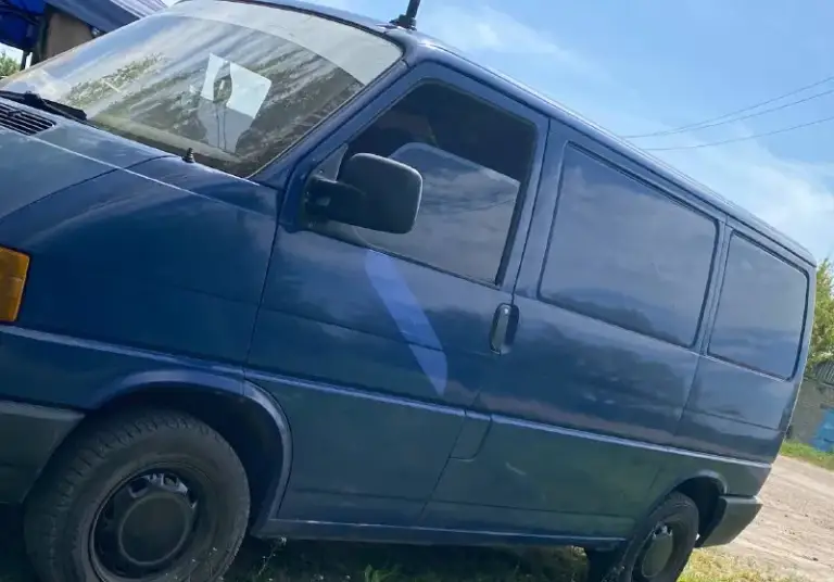 Продажа от собственника, продам грузовой фургон volkswagen т4 1991г 🚙
Объем двигателя 2.4 🔥гидроусилитель руля, авто вложений не требует двигатель в отличном состоянии 👍ходовая на отлично! По кузову не гнилая вобще вся целая, имеются не большие косячки в силу возраста, ухоженный салон стандартная музыка практически новая шипованная резина, подготовлен к зиме! Авто в мариуполе, звонить по телефону +79495565482 антон цена 495 тысяч
📞 Звоните: +7(949)5565482 - фотография - 3