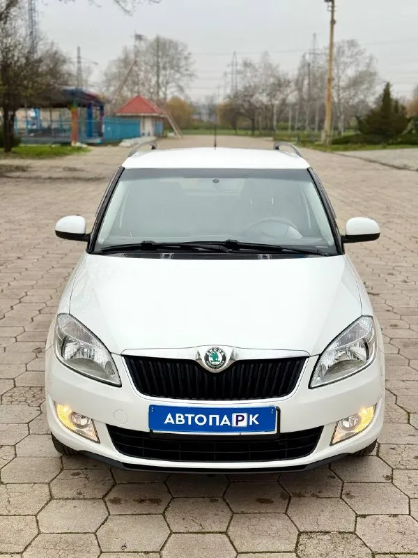 🇨🇿 Skoda fabia mkll 1,4

💰Цена: 620 000р
🏢Город: мариуполь
📅Год выпуска: 2012
🧾Пробег: 196 000км.
⚙️Двигатель: 1.4
⛽Топливо: бензин
⚙️Кпп: механика

📞 Телефон:

+7-949-727-41-51
+7-989-263-55-56
+7-949-551-91-52

💾 Описание:

Fabia идеальный выбор для тех, кто ищет надёжный и практичный автомобиль. Этот универсал отличается элегантным дизайном и просторным салоном.

✅3 Владельца, птс оригинал

✅Отличное состояние кузова, без коррозии и дефектов

✅Хорошее техническое состояние, ходовая перебрана

Комплектация 👍:
Кондиционер обслужен (холодильник шикарно), гур, abs, центральный замок, подогрев сидений, электропакет, два ключа, магнитола с bluetooth.

Улица шевченко 269 - фотография - 2