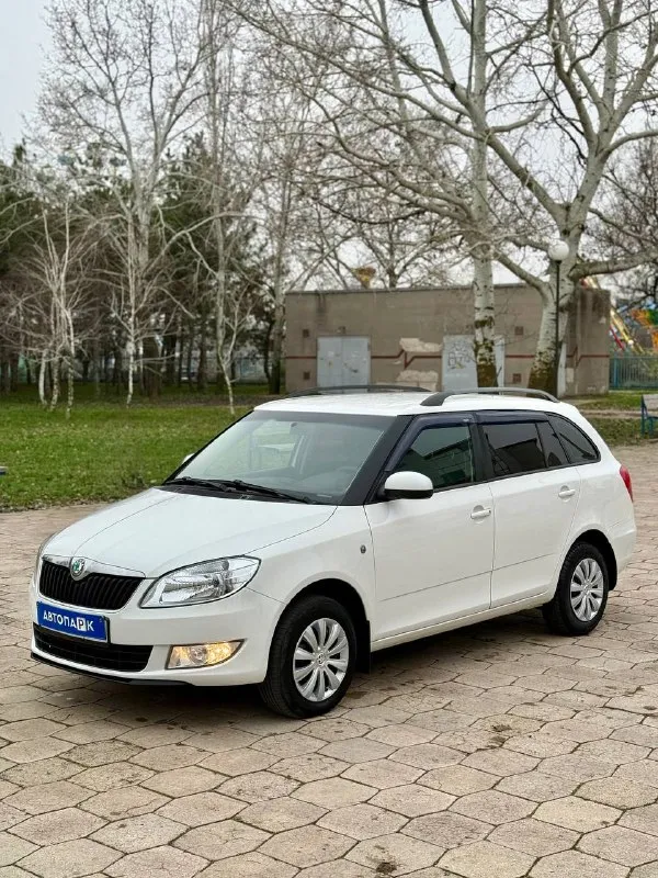 🇨🇿 Skoda fabia mkll 1,4

💰Цена: 620 000р
🏢Город: мариуполь
📅Год выпуска: 2012
🧾Пробег: 196 000км.
⚙️Двигатель: 1.4
⛽Топливо: бензин
⚙️Кпп: механика

📞 Телефон:

+7-949-727-41-51
+7-989-263-55-56
+7-949-551-91-52

💾 Описание:

Fabia идеальный выбор для тех, кто ищет надёжный и практичный автомобиль. Этот универсал отличается элегантным дизайном и просторным салоном.

✅3 Владельца, птс оригинал

✅Отличное состояние кузова, без коррозии и дефектов

✅Хорошее техническое состояние, ходовая перебрана

Комплектация 👍:
Кондиционер обслужен (холодильник шикарно), гур, abs, центральный замок, подогрев сидений, электропакет, два ключа, магнитола с bluetooth.

Улица шевченко 269 - фотография - 3