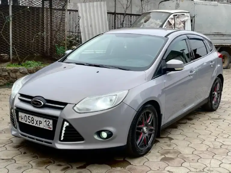 Продам ford focus 3
Год выпуска 2011
Эксплуатация с 2012
У автомобиля была бережная эксплуатация
Коробка робот 6 ст

Родной пробег 226.000
По кузову есть два косметических окраса

Автомобиль в отличном состоянии
Как внешне так и технически

Двигатель 1.6 в отличном состоянии
Не дымит не троит тяга отличная

Коробка в идеальном состоянии без пинков без задержки в переключении коробка обслужена

Ходовая отличная
Не стучит не гремит дорогу держит отлично

По кузову в прекрасном состоянии рыжиков гнили впятин нет кузов выглядит как на фото

Комплектация
Роботизированая коробка
Кондиционер
Эур
Стеклоподъемники
Подогрев зеркал
Подогрев сидений
Обогрев заднего стекла
Заводская мультимедиа
Мультируль
Крузиз контроль
Лед лампы
Диски r16 на хорошей резине

По автомобилю вложений нет сел и поехал

Все остальные интересующися вопросы по телефону
Цена 830,000₽ торг у капота

Город 🌆 осмотра мариуполь

+79491007492
По юридической части все кристально чисто - фотография - 1