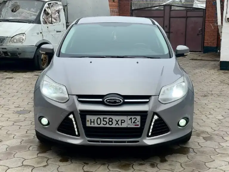 Продам ford focus 3
Год выпуска 2011
Эксплуатация с 2012
У автомобиля была бережная эксплуатация
Коробка робот 6 ст

Родной пробег 226.000
По кузову есть два косметических окраса

Автомобиль в отличном состоянии
Как внешне так и технически

Двигатель 1.6 в отличном состоянии
Не дымит не троит тяга отличная

Коробка в идеальном состоянии без пинков без задержки в переключении коробка обслужена

Ходовая отличная
Не стучит не гремит дорогу держит отлично

По кузову в прекрасном состоянии рыжиков гнили впятин нет кузов выглядит как на фото

Комплектация
Роботизированая коробка
Кондиционер
Эур
Стеклоподъемники
Подогрев зеркал
Подогрев сидений
Обогрев заднего стекла
Заводская мультимедиа
Мультируль
Крузиз контроль
Лед лампы
Диски r16 на хорошей резине

По автомобилю вложений нет сел и поехал

Все остальные интересующися вопросы по телефону
Цена 830,000₽ торг у капота

Город 🌆 осмотра мариуполь

+79491007492
По юридической части все кристально чисто - фотография - 2