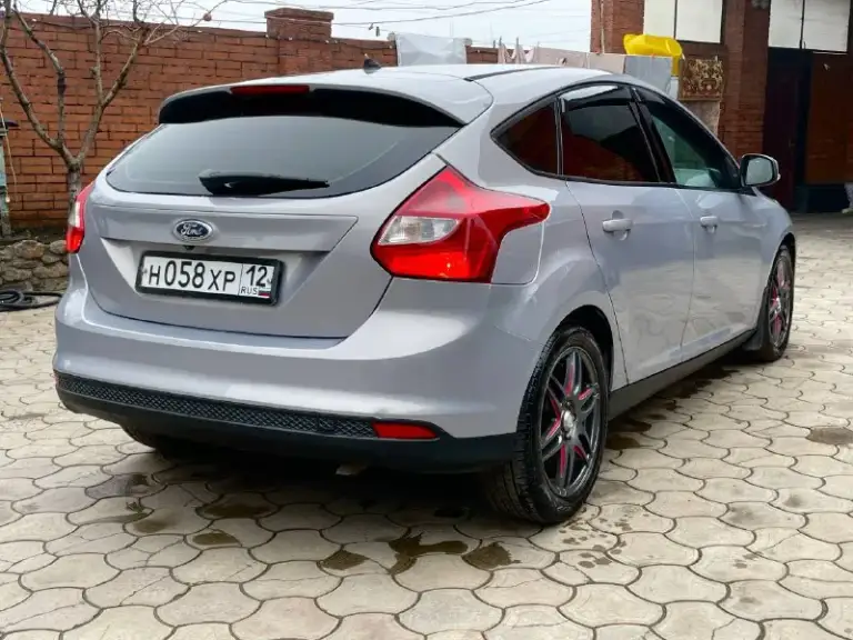 Продам ford focus 3
Год выпуска 2011
Эксплуатация с 2012
У автомобиля была бережная эксплуатация
Коробка робот 6 ст

Родной пробег 226.000
По кузову есть два косметических окраса

Автомобиль в отличном состоянии
Как внешне так и технически

Двигатель 1.6 в отличном состоянии
Не дымит не троит тяга отличная

Коробка в идеальном состоянии без пинков без задержки в переключении коробка обслужена

Ходовая отличная
Не стучит не гремит дорогу держит отлично

По кузову в прекрасном состоянии рыжиков гнили впятин нет кузов выглядит как на фото

Комплектация
Роботизированая коробка
Кондиционер
Эур
Стеклоподъемники
Подогрев зеркал
Подогрев сидений
Обогрев заднего стекла
Заводская мультимедиа
Мультируль
Крузиз контроль
Лед лампы
Диски r16 на хорошей резине

По автомобилю вложений нет сел и поехал

Все остальные интересующися вопросы по телефону
Цена 830,000₽ торг у капота

Город 🌆 осмотра мариуполь

+79491007492
По юридической части все кристально чисто - фотография - 4