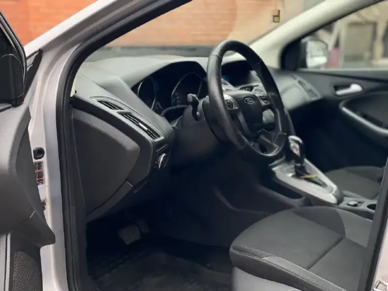 Продам ford focus 3
Год выпуска 2011
Эксплуатация с 2012
У автомобиля была бережная эксплуатация
Коробка робот 6 ст

Родной пробег 226.000
По кузову есть два косметических окраса

Автомобиль в отличном состоянии
Как внешне так и технически

Двигатель 1.6 в отличном состоянии
Не дымит не троит тяга отличная

Коробка в идеальном состоянии без пинков без задержки в переключении коробка обслужена

Ходовая отличная
Не стучит не гремит дорогу держит отлично

По кузову в прекрасном состоянии рыжиков гнили впятин нет кузов выглядит как на фото

Комплектация
Роботизированая коробка
Кондиционер
Эур
Стеклоподъемники
Подогрев зеркал
Подогрев сидений
Обогрев заднего стекла
Заводская мультимедиа
Мультируль
Крузиз контроль
Лед лампы
Диски r16 на хорошей резине

По автомобилю вложений нет сел и поехал

Все остальные интересующися вопросы по телефону
Цена 830,000₽ торг у капота

Город 🌆 осмотра мариуполь

+79491007492
По юридической части все кристально чисто - фотография - 7
