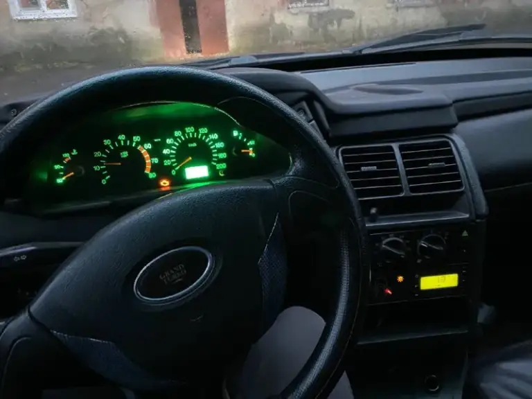 Ваз 2112, 2003г, 1,5л продажа срочная цена 65.000р на полном ходу! Сел поехал! Стоит не плохая зимняя резина двигатель: 1,5 120тый ( 16 клапанный)очень тяговитый и подрывной! Масло не ест, не троит, не дымит! Ходовка: хорошая 4, ямки кушает! Стоит паук 4,2,1! Коробка: 2 вылетает, масло менялось электрика: в отличном состоянии, каждая кнопка включается! Салон не задрыпанный, резина походит, фары хорошо светят. Стоят подиумы и нормальная музыка, моменты по лкп, видно на фото. Стаканы хорошие. Документы, стс, птс, дкп, машина снята с учёта, находится в шахтёрске, звоните на номер +79497389742
📞 Звоните: +7(949)7389742 - фотография - 3