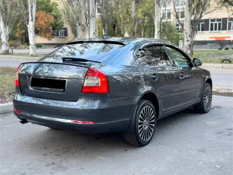 Продам :
Skoda octavia
Год выпуска 2009
Пробег 200 000 км
Привод передний
Коробка автомат
Двигатель 1.6 бензин
Машина в хорошем состоянии, двигатель работает отлично не дымит, масло не расходует.
Коробка обычный автомат (aisin) не дергает, не пинает работает в штатном режиме.
По электронной части тоже все работает.
Машина на мне, переоформление без проблем.
Цена 745 000 торг.
Тел:+7 949-458-29-30.
Возможен обмен и продажа в кредит!
📲 Tg: дима помазан
📞 Звоните: +7(949)4582930 - фотография - 4