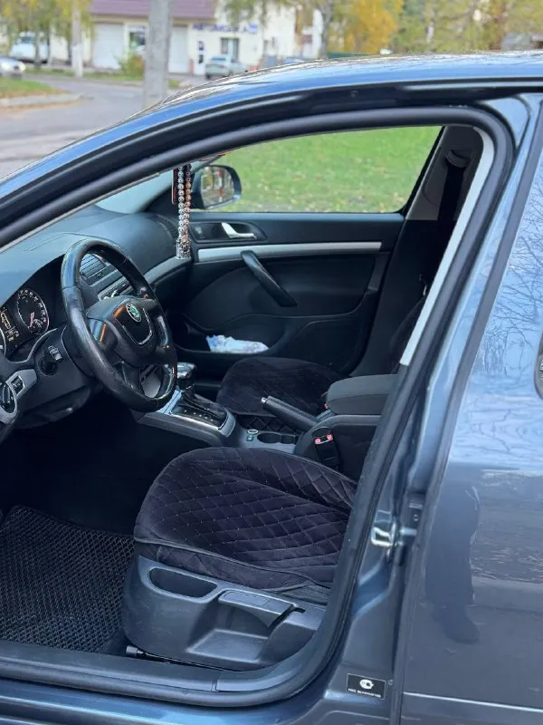 Продам :
Skoda octavia
Год выпуска 2009
Пробег 200 000 км
Привод передний
Коробка автомат
Двигатель 1.6 бензин
Машина в хорошем состоянии, двигатель работает отлично не дымит, масло не расходует.
Коробка обычный автомат (aisin) не дергает, не пинает работает в штатном режиме.
По электронной части тоже все работает.
Машина на мне, переоформление без проблем.
Цена 745 000 торг.
Тел:+7 949-458-29-30.
Возможен обмен и продажа в кредит!
📲 Tg: дима помазан
📞 Звоните: +7(949)4582930 - фотография - 5
