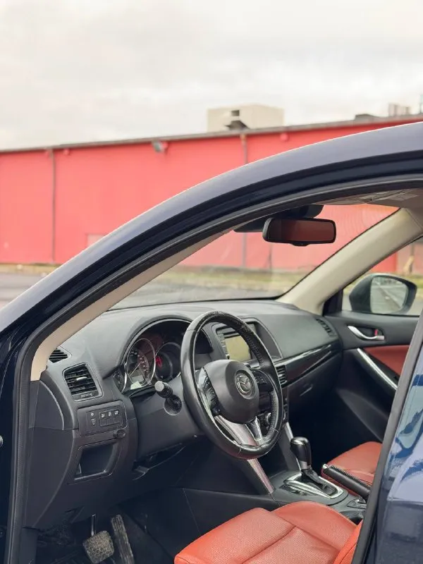 Продам mazda cx-5 skyactiv
Машина полностью в родном окрасе ❗️❗️❗️
Год выпуска-2015
Цвет автомобиля-синий
Объем двигателя-2.0(150 л. С) работает отлично, без всякой посторонних шумов. ❗️
Расход маленький, 7.5-8 л по городу !
Коробка передач-автомат (6-ступенчатый)
Переключает плавно, без пинков и толчков❗️
Пробег -189.000 тыс. Км( оригинальный пробег), подверженный автотекой, и сервисной книжкой!
2 Ключа!
Привод -передний
Комплектация:
-Кнопка старт стоп
-4 Стеклоподъемника
-Датчик света, датчик дождя
-Круиз контроль
-Подогрев передний сидений
2-Х зонный климат контроль
И т. Д
Автотека вся зеленая, по запросу скину.
2 Владельца.
Стоит на 180 регионе !переоформление без проблем
Автомобиль в очень хорошем состоянии❗️
Без дтп❗️
Стоит новая зимняя резина r17 pirelli( проехала 2000 км)
Цена -1.740.000 тыс ❗️
+7(949) 5219479 - фотография - 2