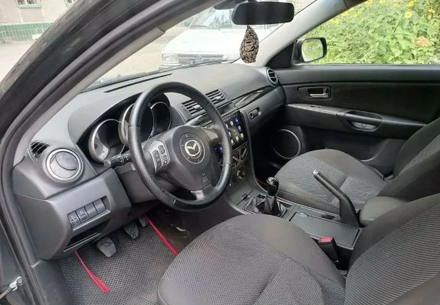 Продам mazda 1.6 механика на полном ходу, комплектация 4 стеклоподъёмника гур центральный замок кондиционер все исправно по электрики все в порядке из минусов лобовое с трещиной и бампер срочных вложений не требует на ходу каждый день пробег260 не мотаный машина с 24 года в одних руках. Находится в макеевке цена ниже рыночной 450 торг разумеется будет у машины машина на 180 регионе переоформление без проблем +79494868793
📞 Звоните: +7(949)4868793 - фотография - 4