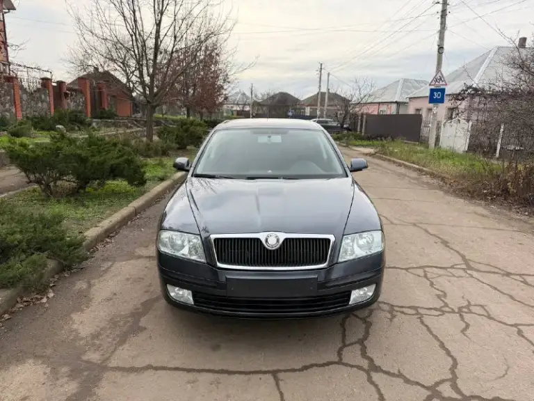 Продам skoda octavia a5 2006 год 1.6 механика пробег 168000 тыс машина местная мариупольская газ-бензин газ в писан в птс! Эксплуатация без дтп машина в родной краски все стекла родные включай лобовое! Технически полностью обслужена не требует никаких вложений в машине все работает отлично, осмотр город мариуполь цена 685000 тыс рублей по всем вопросам звоните +79497195733 - фотография - 3