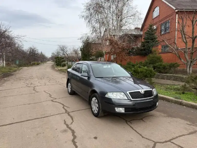 Продам skoda octavia a5 2006 год 1.6 механика пробег 168000 тыс машина местная мариупольская газ-бензин газ в писан в птс! Эксплуатация без дтп машина в родной краски все стекла родные включай лобовое! Технически полностью обслужена не требует никаких вложений в машине все работает отлично, осмотр город мариуполь цена 685000 тыс рублей по всем вопросам звоните +79497195733 - фотография - 8