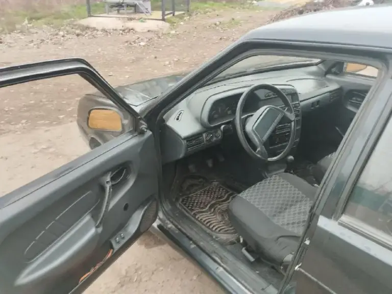 Продам ваз 2115
Год выпуска 2003
Двигатель 1.5 в отличном состоянии, сухой ничего нигде не течёт.
Кпп не хрустит, не выбивает
Кузов в отличном состоянии, без рыжиков и гнили, низа дверей без коррозии, дно пороги стаканы отличные.
Музыка.
Литые диски.
Документы в порядке, оформление без проблем
Находится в мариуполе
Цена 255 тысяч рублей
+79497361571
📲 Tg: олег
📞 Звоните: +7(949)7361571 - фотография - 5