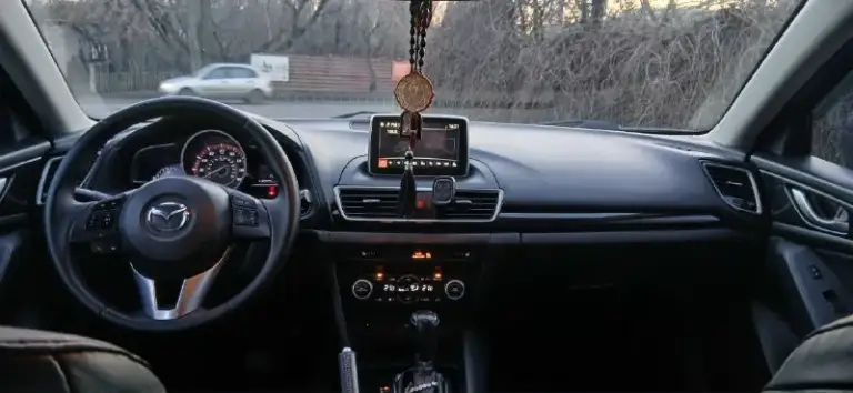 Продам mazda 3 bm grand touring 2014 г. В объем 2.0 акпп 6 ст (самый обычный автомат ) пробег 264 000 комплектация хорошая ( кожа, люк, климат, датчики слепых зон, камера заднего вида, мультимедиа, старт стоп, безключевой доступ и т. Д) автомобиль в нормальном состоянии я владелец, владею 3 года цена :1050000 хороший торг быстрым звоните, смотрите все расскажу покажу +7949 331 74 34
📞 Звоните: +7(949)3317434 - фотография - 4