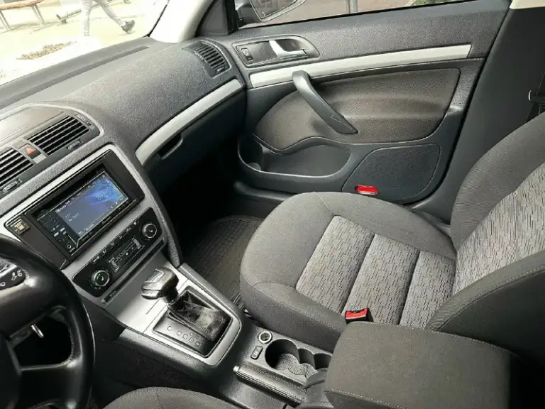 Skoda octavia 📆 год выпуска: 2013 ⚙️ мотор: 1.8 бензин 🕹 тип кпп: полноценный автомат 📈пробег: 249 тыс. Км. 📍донецк. 🖌 описание: ✅ мотор шикарный, акпп без пинков. ✅ тех. Часть в отличном состоянии. ✅ кузов в родном окрасе! Салон состояние нового авто! Зеленая автотека! 2 легких дтп на парковке по бамперам, бампера даже не меняли, фото есть! Комплектация: круиз-контроль, двухзонный климат-контроль, 4 стеклоподъемника, подогрев сидений, датчик света, датчик дождя, электрозеркала! 2 ключа! Автомобиль по технической части полностью исправен все работает в штатном режиме ! Полностью обслужен! Сел и поехал! Любые проверки! 💰цена - 1.1 млн 💰торг при осмотре🤝 📲 +7 (949) 308-35-53 владислав
📞 Звоните: +7(949)3083553 - фотография - 5