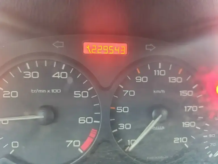 Продам. Peugeot 206 1999 хэтчбек 5-дверный. Механика, двигатель - 1.1 кузов оцинкованный. С переоформлением, документы в порядке, штрафов нет. В начале года был перебран двигатель. Заменен стартер. На ходу, есть нюансы, по телефону 210 000 руб. Донецк, петровский район в советах и комментариях не нуждаюсь. Оставьте их при себе +79498094821
📞 Звоните: +7(949)8094821 - фотография - 5