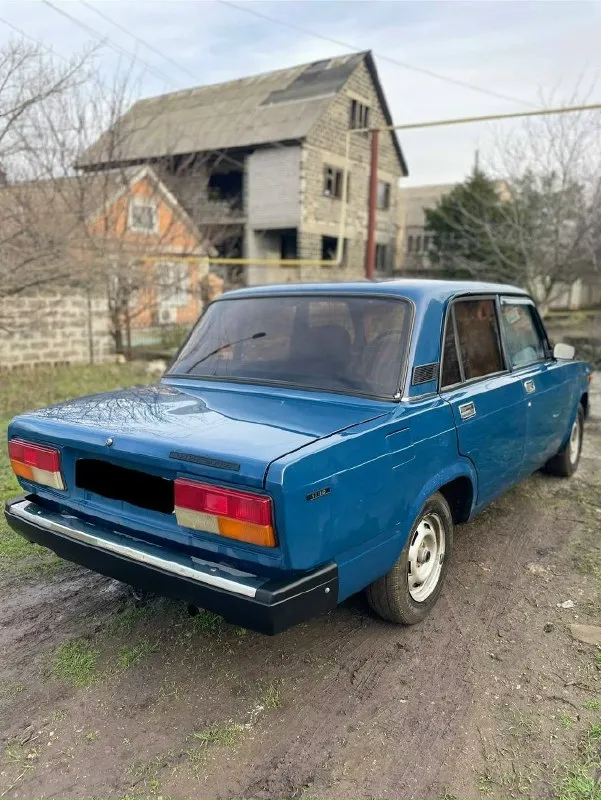 Продам ваз 2107 2005г. В автомобиль в одних руках, с 2013г. 1 хозяин ! До этого только авто салон. Цена 💰225.000тыс. Руб торг❗ в хорошем состоянии, обслуживалась всегда вовремя и достойно, делалось все для себя. Мотор масло не кушает, работаем тихо, ровно. Стоит новый бензонасос, новые свечи и масло поменял 1000км назад. Техническая часть в идеале, коробка 5-ти ступка не хрустит не выбивает. Кузов практически весь заводском окрасе, небыло ни одного дтп, ничего не варилось не снималось полностью обработаны изнутри, пороги/крылья/низа дверей багажник, гнили и ржавчины нет нигде. Дно полностью обработано. Очень красивый цвет. Стекла все заводские включая лобовое. Салон чистый опрятный, сиденье не продавлены, работает каждая кнопка и лампочка. По ходовой все супер ни каких скрипов, стуков, состоянии просто огонь. Дно в заводском состоянии!!! Печка дует. Стоит новый аккумулятор на гарантии. В комплекте с машиной отдаю 2-й комплект новой зимней резины на штапах, и небольшую ку
📞 Звоните: +7(949)3834231 - фотография - 2