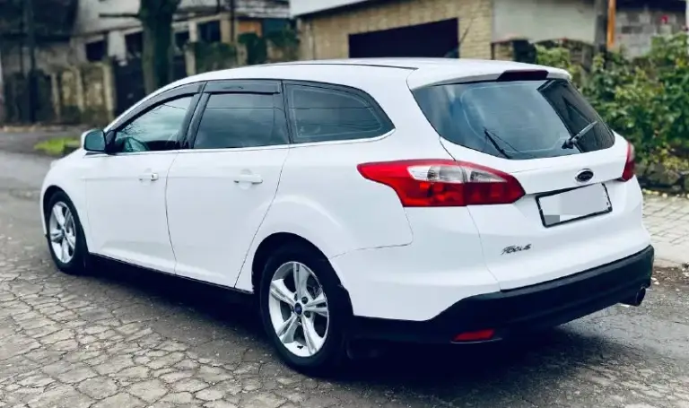 Продам автомобиль ford focus 3 (рестайлинг) 2012год 2.0 бенз. Автомобиль в отличном состоянии(сел и поехал). Работает отлично масло не есть, не дымит, не троит. Коробка работает ровно без тычков и пинков. Побег 215.ооокм. Кузов в отличном состоянии без рыжиков и ржавчин. По ходовой нареканий нет. Автомобиль полностью обслужен.
Цена:65о. Ооо₽ торг уместен.
Проверка на любом вашем сто. Возможен обмен.
📞+7 949 531-23-51📞
📞 Звоните: +7(949)5312351 - фотография - 6