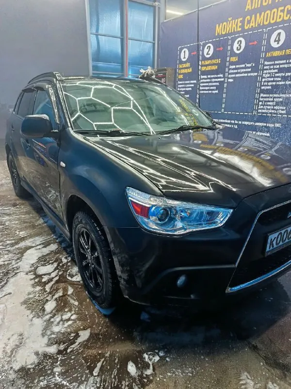 Mitsubishi asx🔴
Японский кроссовер 2⃣0⃣1⃣3⃣с механической коробкой передач, передний привод, двигатель 1,6 л. , 116 л/с.
Оригинальный пробег 203455 ✅ комплектация: стеклоподъемники передние и задние, электро-регулировка зеркал, обогрев сидений, литые легкосплавные диски на зимней шиповоной резине.
Надежный и экономичный автомобиль для повседневной езды.
Расход от 6 л100 км 
Круиз контроль, секретка для угона авто, мультимедийный экран, хорошая мультимедийная акустика.
Состояние на 4+
Ходовая в круг новая, двигатель без нареканий, коробка без проблем.
По кузову нужно приложить руки, машина после арт-обстрела, важные части кузова были заменены, нужно покрасить.
По электрике все работает, кроме ремней безопасности, их нужно разблокировать, и заменить одну подушку безопасности, последствия обстрела.
Все косяки покажем, расскажем, ничего не скрываем.
На просмотры в соседние города не катаюсь.
Продажа в городе донецк.
Цена:950 000 + торг
Так же возможен обмен в обе стороны.
Телефон для связи:
+79494835279 - фотография - 2