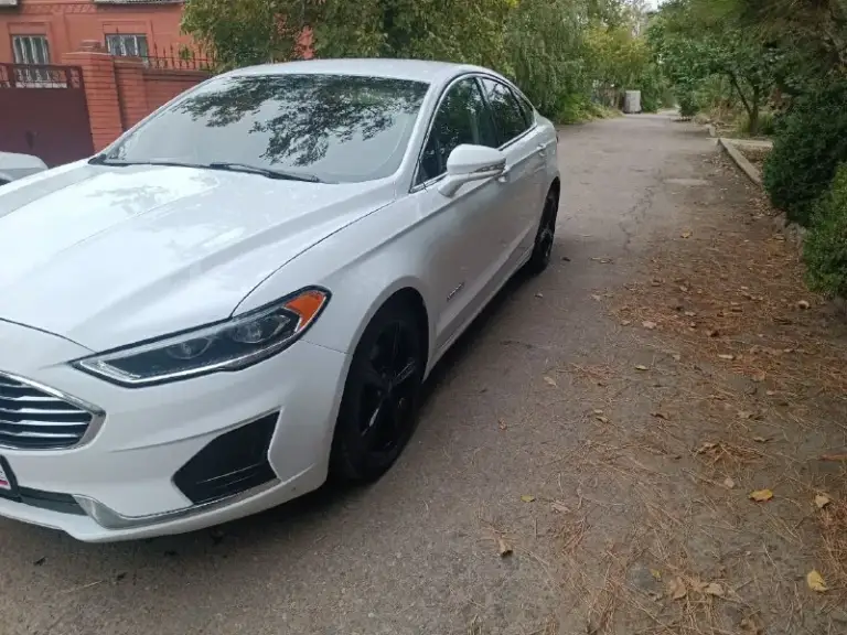 Ford fusion гибрид 2019 года, бесключевой доступ, адаптивный круиз контроль, датчики столкновения, света, дождя, подогрев сидений, лобового и зеркал, удержание в полосе, русифицированная мультимедиа с навигацией, автозапуск, пробег 100000 км. Мариуполь цена 1800000 торг. +79495508812 александр
📲 Tg: alexx
📞 Звоните: +7(949)5508812 - фотография - 2