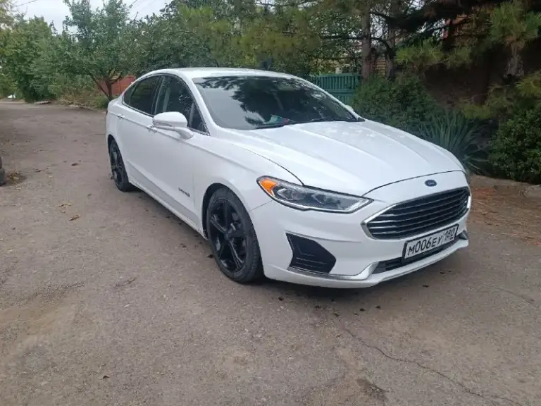 Ford fusion гибрид 2019 года, бесключевой доступ, адаптивный круиз контроль, датчики столкновения, света, дождя, подогрев сидений, лобового и зеркал, удержание в полосе, русифицированная мультимедиа с навигацией, автозапуск, пробег 100000 км. Мариуполь цена 1800000 торг. +79495508812 александр
📲 Tg: alexx
📞 Звоните: +7(949)5508812 - фотография - 3
