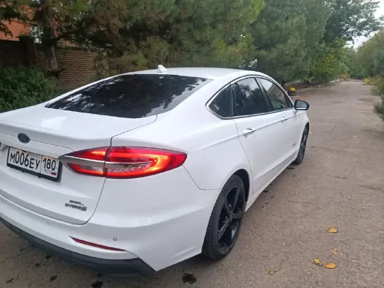 Ford fusion гибрид 2019 года, бесключевой доступ, адаптивный круиз контроль, датчики столкновения, света, дождя, подогрев сидений, лобового и зеркал, удержание в полосе, русифицированная мультимедиа с навигацией, автозапуск, пробег 100000 км. Мариуполь цена 1800000 торг. +79495508812 александр
📲 Tg: alexx
📞 Звоните: +7(949)5508812 - фотография - 6