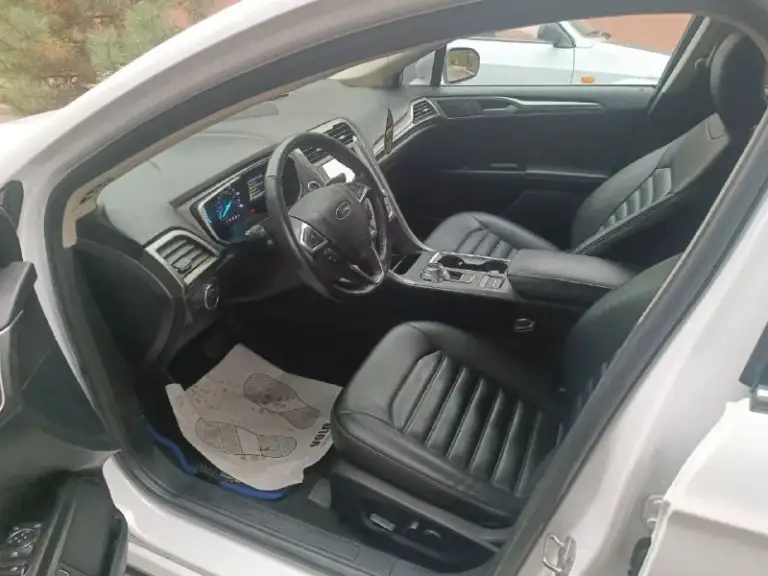 Ford fusion гибрид 2019 года, бесключевой доступ, адаптивный круиз контроль, датчики столкновения, света, дождя, подогрев сидений, лобового и зеркал, удержание в полосе, русифицированная мультимедиа с навигацией, автозапуск, пробег 100000 км. Мариуполь цена 1800000 торг. +79495508812 александр
📲 Tg: alexx
📞 Звоните: +7(949)5508812 - фотография - 7