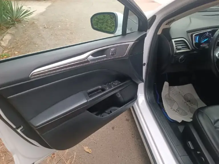 Ford fusion гибрид 2019 года, бесключевой доступ, адаптивный круиз контроль, датчики столкновения, света, дождя, подогрев сидений, лобового и зеркал, удержание в полосе, русифицированная мультимедиа с навигацией, автозапуск, пробег 100000 км. Мариуполь цена 1800000 торг. +79495508812 александр
📲 Tg: alexx
📞 Звоните: +7(949)5508812 - фотография - 8