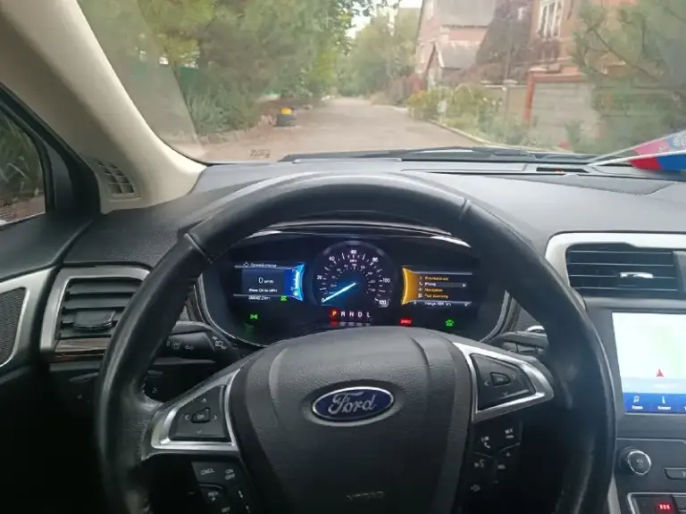 Ford fusion гибрид 2019 года, бесключевой доступ, адаптивный круиз контроль, датчики столкновения, света, дождя, подогрев сидений, лобового и зеркал, удержание в полосе, русифицированная мультимедиа с навигацией, автозапуск, пробег 100000 км. Мариуполь цена 1800000 торг. +79495508812 александр
📲 Tg: alexx
📞 Звоните: +7(949)5508812 - фотография - 9