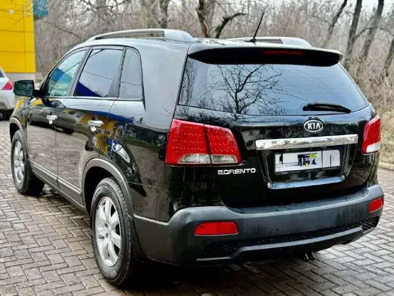 Kia sorento 2011 год эксп, 2.4 бензин 4wd, 178 тыс км пробег, автомобиль в отличном состоянии! Без рыжиков и ржавчины, двигатель ходовая полный привод в безупречном состоянии! Салон ухоженный! Комплектация полный жир, есть все для комфортной езды! Два комплекта ключей полный пакет документов любое оформление! Срочно все вопросы по телефону звонить в любое время! Цена из за срочности! 1 230 000 тыс руб, +7949-612-37-14
+7949-840-60-88
📞 Звоните: +7(949)6123714 - фотография - 4