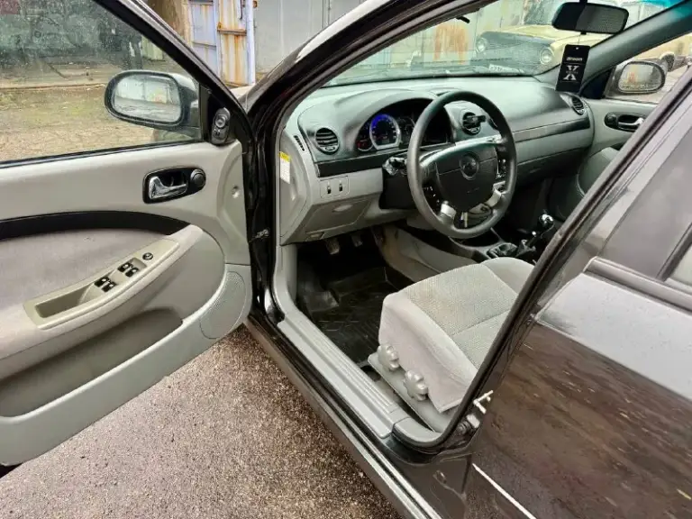 Chevrolet lacetti 2008 год эксп, 1.6 бензин механика, автомобиль в отличном состоянии! Двигатель ходовая коробка в отличном состоянии! Без дтп практически в родной краски! Без гнили и ржавчины! Салон чист ухоженный! Два комплекта ключей и резины! Полный пакет документов! Срочно все вопросы по телефону звонить в. Любое время! Цена 445 000 тыс руб! +7949-617-56-33 +7949-126-69-16
📞 Звоните: +7(949)6175633 - фотография - 5