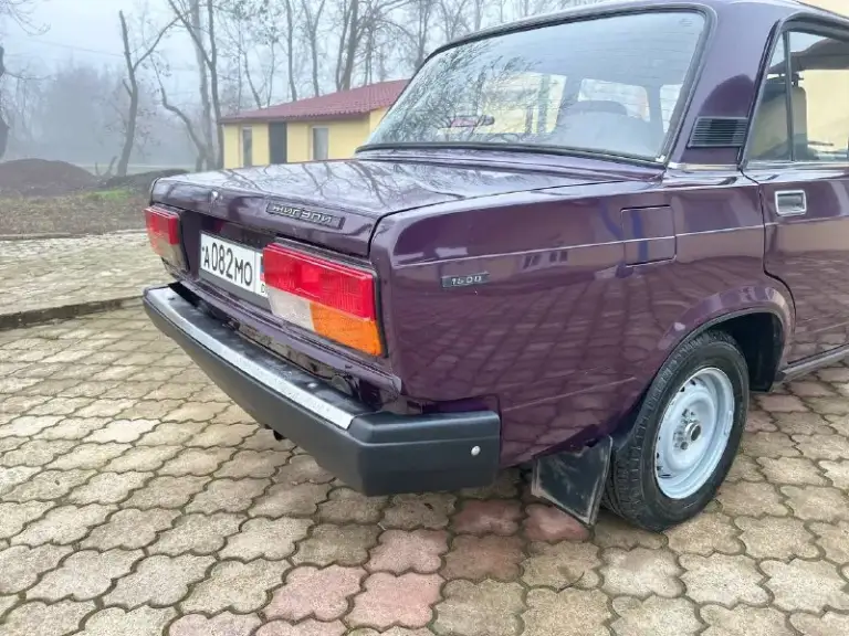 Срочно ‼️

Продаю свою ваз 2107.
Год 2004
Пробег 62 тысячи
Топливо ⛽️ бензин
1 Хозяин с автосалона

Документы в полном порядке
Автомобиль в отличном состояние без вложений сел и поехал
Двигатель 1.6
Работает тихо не троит не дымит масло не хавает.
Коробочка 5 ступка. Включается без хрустов и вылетов.
Ходовая часть мячик не стучит не гремит
Мост не воет
Кузов в родном окрасе, не бита не крашена
Дно пороги все целое дно не варилось её родное как должно и быть
Стаканы лонжероны всё на месте автомобиль без дтп ✅ все заводские швы точки на месте !
Салон чистый опрятный не прокуренный.
Резина r13 лето но хорошая !
В автомобиле стоит установлена аудио система приятно играет !
Все остальные вопросы по телефону.
Цена:225к реальному покупателю торг у капота (возможен обмен с доплатой в обе стороны)
Связь со мной +7949-558-73-52
Звонить в любое время. - фотография - 5