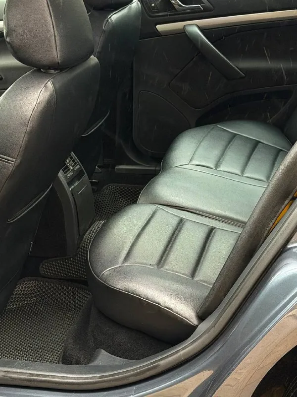 Skoda octavia
Год выпуска - 2012
Двигатель - 1.8t
Автоматическая кпп ( asin )
Пробег - 201.000км
Цена - 1.120.000₽
Тел. - +79493902663
Либо: - +7 (949) 679-98-14
Автомобиль в идеальном состоянии, без каких либо вложений что по кузову, что по технической части. 2 хозяина с автосалона. Родной пробег. Очень бодрая связка двигателя 1.8 турбо с обычным гидротрансформатором asin ( не путать с проблемной dsg ) на самой жирной комплектации: подогревы всех сидений; большой сенсорный монитор; хорошая акустика; двухзонный климат-контроль; датчик света и дождя; круиз-контроль; парктроник; эл. Складываемые зеркала с подогревом; 2 пары ключей; штатные диски r-16 с новой резиной; кожаный мультируль; антибукс; 4эл. Стеклоподъемника с доводчиками; омыватель фар; полный бортовой компьютер; большой багажник и многое другое. Кто ищет достойную октавию со связкой 1.8т - ат которая дарит кучу удовольствия от вождения - добро пожаловать. Спасибо за внимание, всех благ!
📲 Tg: @vladimir_23_23_23
📞 Звоните: +7(949)3902663 - фотография - 7