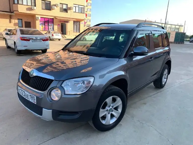 Продам skoda yeti 2013 г.
Автомобиль в отличном состоянии, абсолютно без вложений.
Обслуживал своевременно как положено по регламенту!
Кузов без гнили!
Мотор 1.2 105 л. С.
Пробег 225 200 км.
По двигателю все идеально, работает очень тихо и ровно, посторонних шумов нет, масло не берет ни грамма!
Коробка dsg работает плавно без пинков.
Ходовая часть обслужена, стуки и скрипы отсутствуют! В ходу очень приятный и комфортный автомобиль!
По опциям имеется:
Датчик дождя
Датчик света
Парктроник задний
Круиз-контроль
Климат-контроль многозонный
Подогрев сидений,
Электростеклоподъемники,
Резина michelin. (лето)
Также отдам комплект (зима)
Приятный и просторный салон, без порезов и потертостей!
Юридически чистый автомобиль.
Цена 1.100 000 торг у капота!!
Тел:+79493220515
Telegram\whatsapp
По этому номеру! - фотография - 4