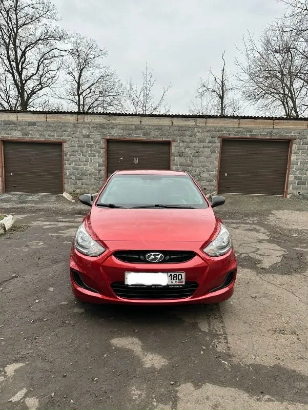 Продам срочно! Hyundai solaris год: 2011 двигатель: 1.6 л, бензин кпп: механическая (мкпп) пробег: 160 т. Км автомобиль в хорошем техническом состоянии, вложений не требует. Двигатель работает ровно, масло не расходует, коробка передач переключается плавно без хрустов. Подвеска обслужена, посторонних звуков нет. Салон чистый и ухоженный, без потертостей и посторонних запахов. Все системы и электроника полностью исправны: кондиционер/обогрев, стеклоподъемники, центральный замок, android-магнитола, камера заднего вида. Автомобиль экономичный, недорогой в обслуживании и надежный в эксплуатации. Цена: 675.000 + торг : +7 (949) 970-84-33
📞 Звоните: +7(949)9708433 - фотография - 1
