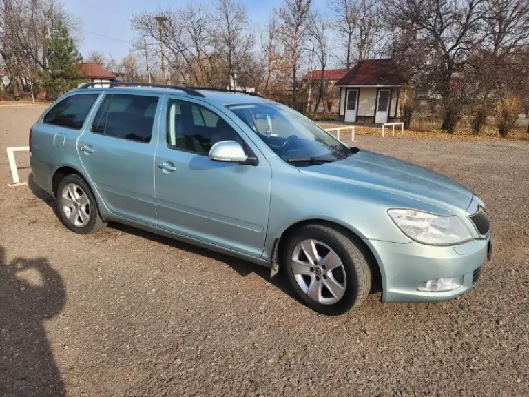 Продам skoda octavia fl elegance 2009г. В
Двигатель 1.6dti 5ст мкпп
Пробег 240000км.
Машина в очень богатой комплектация, двухзонный климат контроль, круиз контроль, подогрев всех 4 сидений, мультируль, maxidot, передний задний партронник, омыватель фар, датчик света и дождя, затимнение всех зеркал, складываение зеркал. Заводская тонировка задних стёкол.
Машина в одной семье более трех лет. Состояние очень достойное.
Учёт постоянный, полное переоформление в мрэо.
Цена 870к торг у капота❗
Осмотр г. Енакиево
Тел. +79493089122 - фотография - 2