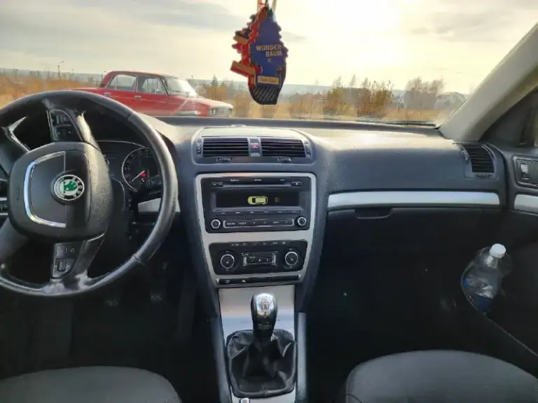 Продам skoda octavia fl elegance 2009г. В
Двигатель 1.6dti 5ст мкпп
Пробег 240000км.
Машина в очень богатой комплектация, двухзонный климат контроль, круиз контроль, подогрев всех 4 сидений, мультируль, maxidot, передний задний партронник, омыватель фар, датчик света и дождя, затимнение всех зеркал, складываение зеркал. Заводская тонировка задних стёкол.
Машина в одной семье более трех лет. Состояние очень достойное.
Учёт постоянный, полное переоформление в мрэо.
Цена 870к торг у капота❗
Осмотр г. Енакиево
Тел. +79493089122 - фотография - 5