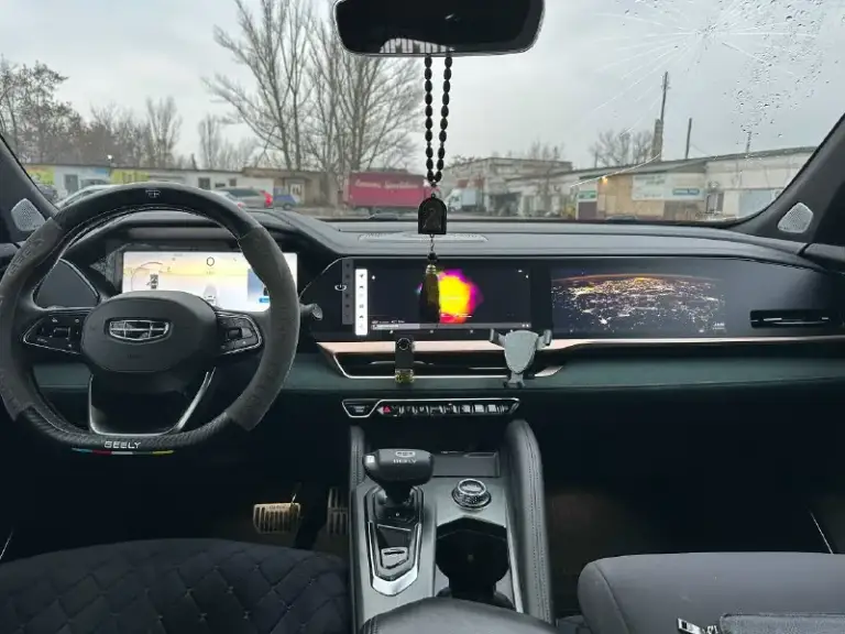Продам свой geely monjaro 2023 года с пробегом 50.000 км! Покупался новым в салоне ростова fresh avto в мае 2024 года ! Мотор 2 литра турбо бенз 238 л. С ! Весь в родном окрасе ! Все вовремя менялось, замена масло каждые 5-7 тыс ! Полностью обработана ! Перед затянут пленкой ! В решетке и бампере установлена сетка ! Стоят пороги ! Салон весь заклеен пленкой, экраны заклеены стеклами защитными, сиденье в чехлах с момента покупки ! Камера 360, хорошая музыка и так далее! Короче лучше увидеть ! По комплектации гуглите, есть все что нужно для комфортной езды ! Машина ни разу не подвела ! Два комплекта колес, два комплекта чехлов на сиденья, два ключа ! Причина продажи покупка недвижимости ! Нужно поменять лобовое стекло по желанию, прилетел камушек, на это уступлю конечно ! Цена 3.450 🍋 + торг ! Макеевка гвардейка +79493311994
📞 Звоните: +7(949)3311994 - фотография - 6