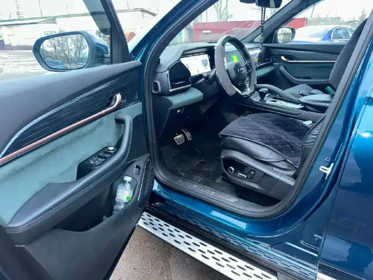 Продам свой geely monjaro 2023 года с пробегом 50.000 км! Покупался новым в салоне ростова fresh avto в мае 2024 года ! Мотор 2 литра турбо бенз 238 л. С ! Весь в родном окрасе ! Все вовремя менялось, замена масло каждые 5-7 тыс ! Полностью обработана ! Перед затянут пленкой ! В решетке и бампере установлена сетка ! Стоят пороги ! Салон весь заклеен пленкой, экраны заклеены стеклами защитными, сиденье в чехлах с момента покупки ! Камера 360, хорошая музыка и так далее! Короче лучше увидеть ! По комплектации гуглите, есть все что нужно для комфортной езды ! Машина ни разу не подвела ! Два комплекта колес, два комплекта чехлов на сиденья, два ключа ! Причина продажи покупка недвижимости ! Нужно поменять лобовое стекло по желанию, прилетел камушек, на это уступлю конечно ! Цена 3.450 🍋 + торг ! Макеевка гвардейка +79493311994
📞 Звоните: +7(949)3311994 - фотография - 7