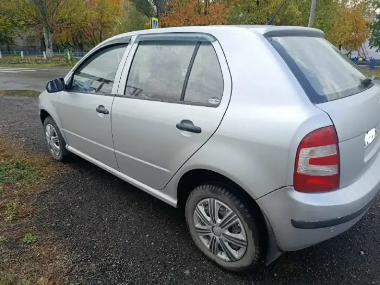Продаю собственный авто skoda fabia 1,2 mt, 2005 г. Побег 215 000 км 3 владельца по птс кузов оценкован, двигатель как часики, коробка в идеале, ходовка как мячик комплектация - мр3, кондиционер, парктроник, сигнализация два комплекта резины юридически чистая цена 350 000 руб. (торг у машины) +79493398250
📞 Звоните: +7(949)3398250 - фотография - 3