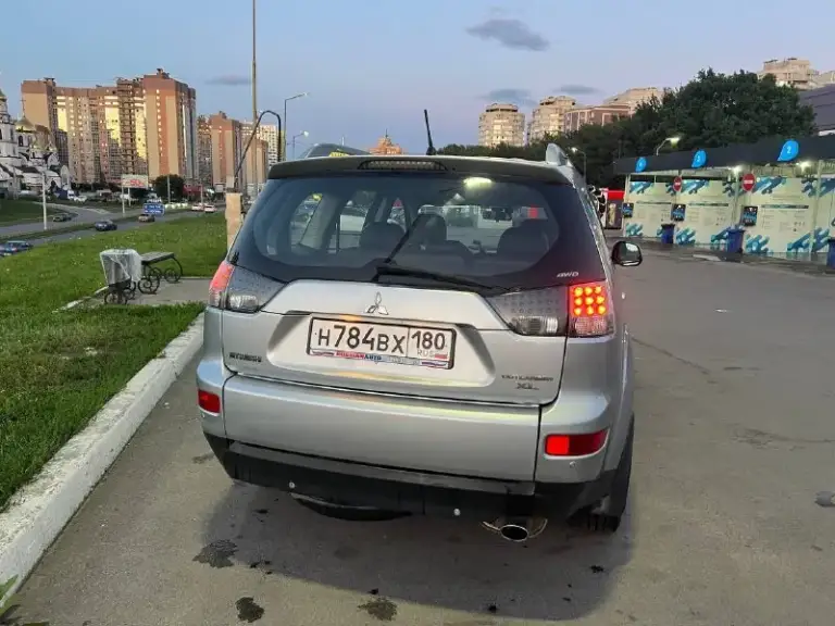 Марка: mitsubishi outlander 2.4 4wd cvt цена: 850 000₽ город: енакиево год выпуска:2007 пробег:309 000км двигатель 2.4 тип кпп: вариатор владельцев в птс: 2 срок владения: 3г описание: владельцев по факту 2 (я второй), было переоформление внутри семьи и замена номеров. На 300 000 км сделан капитальный ремонт вариатора. Есть бесключевой доступ. Поменянный аккумулятор в декабре 2024 года(есть гарантийный талон). По ходовой машина не стучит, не гремит. Зимняя резина в комплекте. Документы оригинал, 2 ключа тел: +7 949 5111 979
📞 Звоните: +7(949)5111979 - фотография - 3