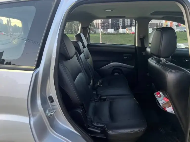 Марка: mitsubishi outlander 2.4 4wd cvt цена: 850 000₽ город: енакиево год выпуска:2007 пробег:309 000км двигатель 2.4 тип кпп: вариатор владельцев в птс: 2 срок владения: 3г описание: владельцев по факту 2 (я второй), было переоформление внутри семьи и замена номеров. На 300 000 км сделан капитальный ремонт вариатора. Есть бесключевой доступ. Поменянный аккумулятор в декабре 2024 года(есть гарантийный талон). По ходовой машина не стучит, не гремит. Зимняя резина в комплекте. Документы оригинал, 2 ключа тел: +7 949 5111 979
📞 Звоните: +7(949)5111979 - фотография - 8