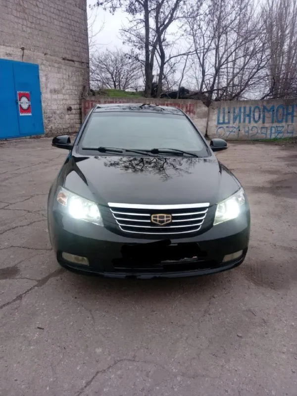 Продам geely emgrand год 2013
Автомобиль в очень достойном состоянии
Без гнили и карозий
Двигатель 1,8 цеповой работает идеально масло от замены до замены лью 5w40
Датчик света фары линзованые
Датчик дождя работает
Парктроники
4 Стеклоподъёмники
Подушки безопасности
Гидроусилитель руля
Кондиционер работает холодит
Салон чистый и опрятный
Работает абсолютно каждая кнопочка
Резина лето и зима шиповка
Цена 455 т р торг автомобиль в г харцызск и просьба кому далеко ехать или скучно нескем поболтать не звоните не тратьте моё время спасибо за понимание. Или меняю на строй материалы. Документы в порядке любой вид оформления птс оригинал за 12 лет её существования 2 хозяина было произведено детеленг полировка кузова и покрыта керамикой +79494402032 - фотография - 1